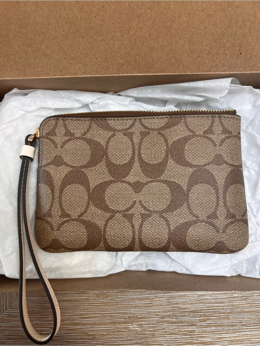 NWT Coach Signature Canvas Wristlet Khaki Chalk Zip Pouch